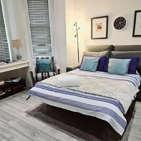 Stylish Apartment In Victorian Conversion Free Parking & Private Patio Close To Beach Town Centre & Bic 伯恩茅斯 外观 照片