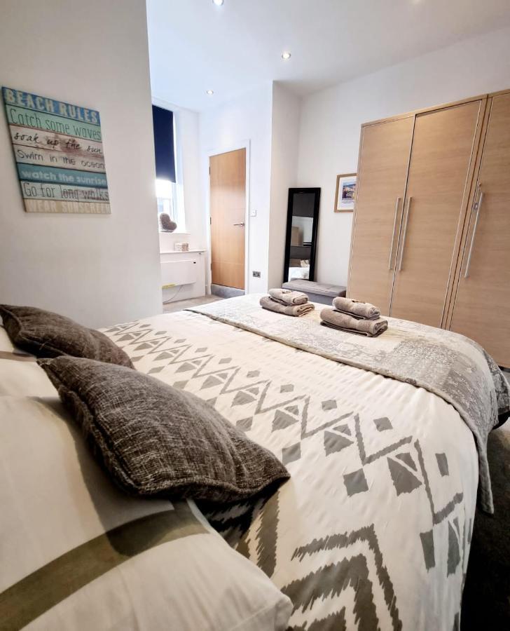 Stylish Apartment In Victorian Conversion Free Parking & Private Patio Close To Beach Town Centre & Bic 伯恩茅斯 外观 照片
