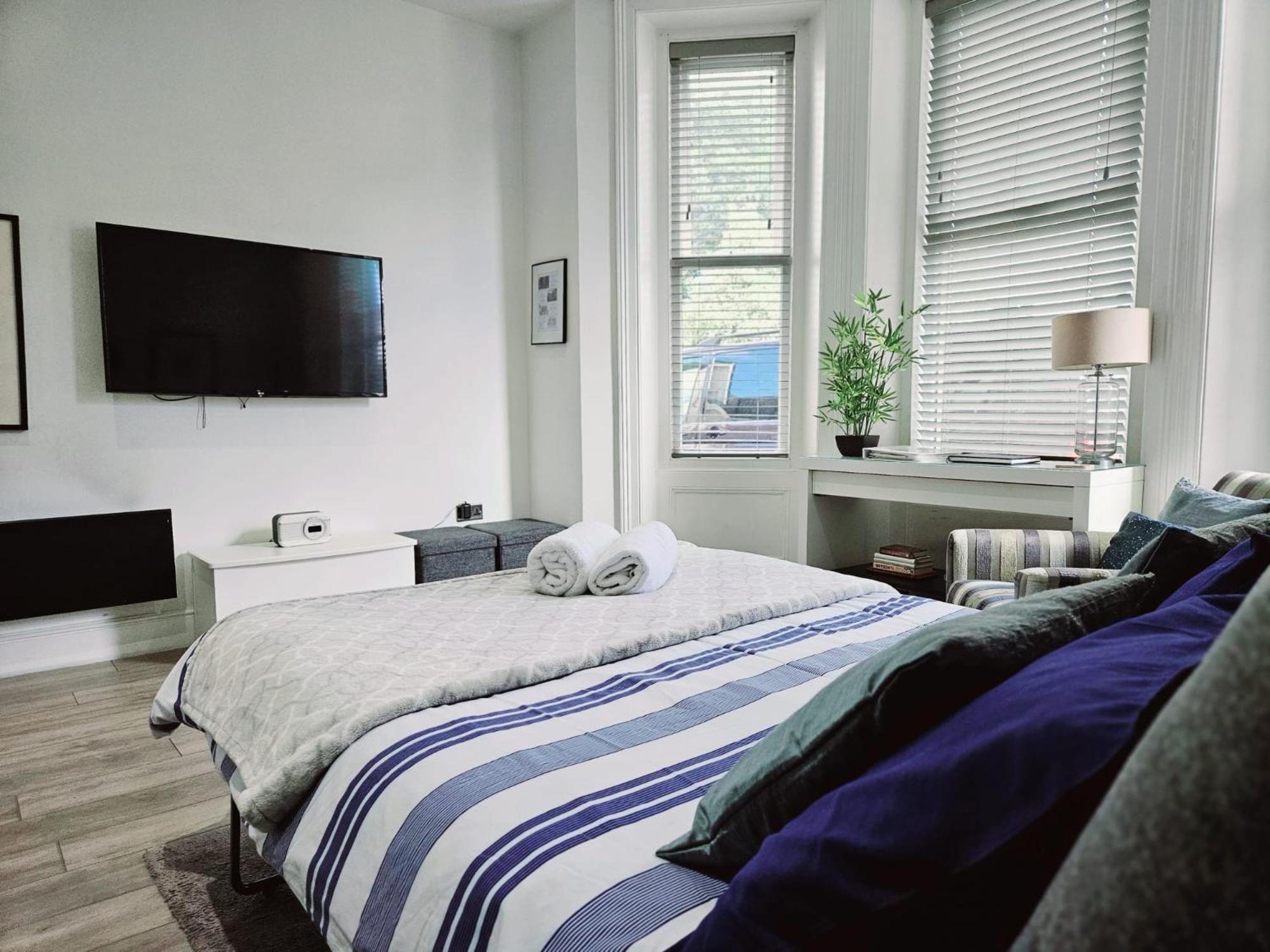 Stylish Apartment In Victorian Conversion Free Parking & Private Patio Close To Beach Town Centre & Bic 伯恩茅斯 外观 照片