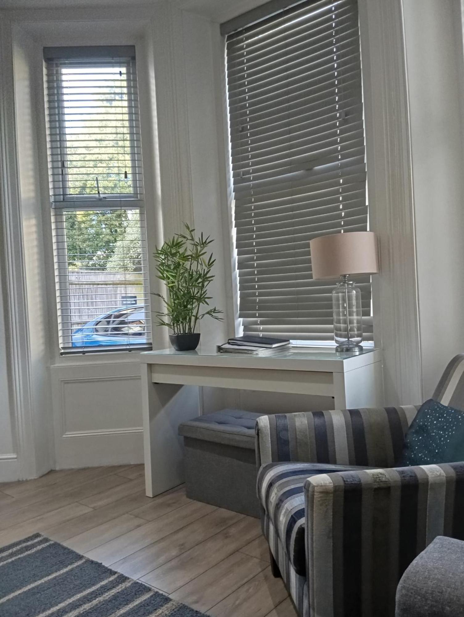 Stylish Apartment In Victorian Conversion Free Parking & Private Patio Close To Beach Town Centre & Bic 伯恩茅斯 外观 照片