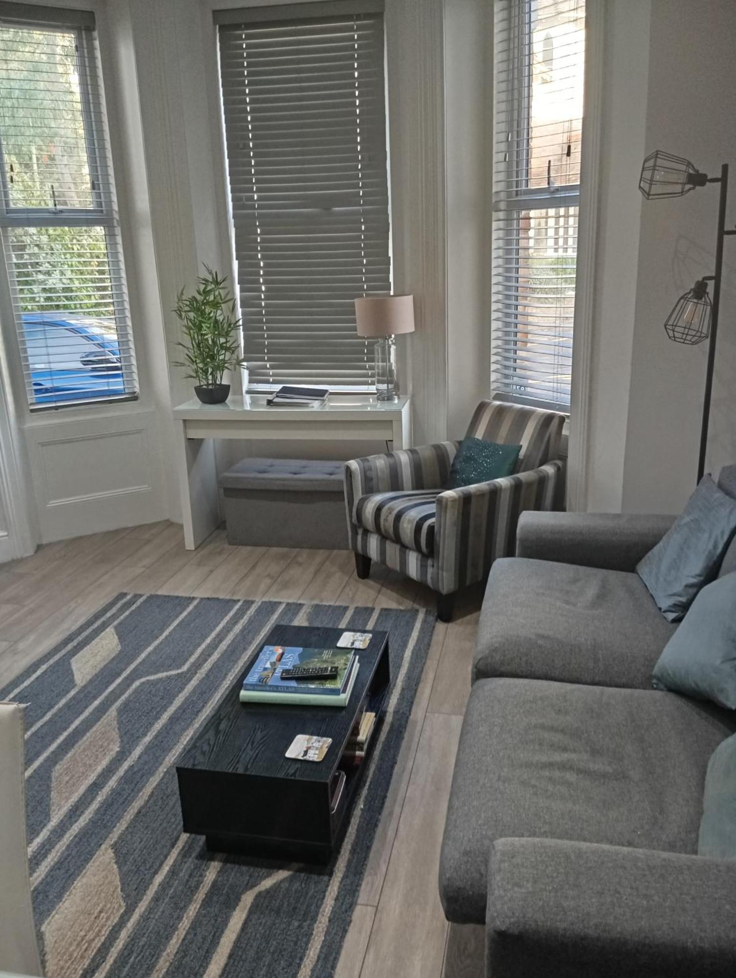 Stylish Apartment In Victorian Conversion Free Parking & Private Patio Close To Beach Town Centre & Bic 伯恩茅斯 外观 照片