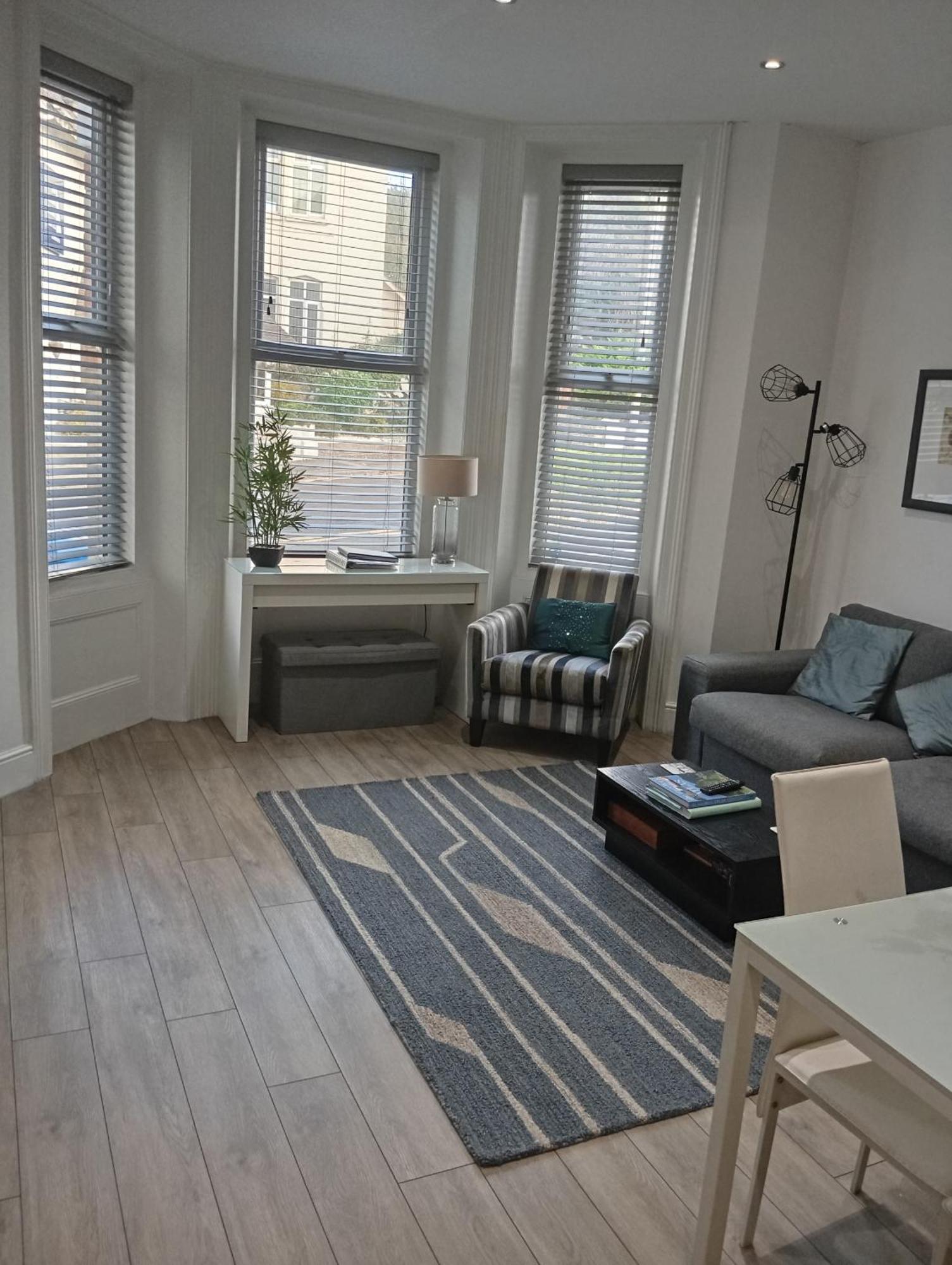 Stylish Apartment In Victorian Conversion Free Parking & Private Patio Close To Beach Town Centre & Bic 伯恩茅斯 外观 照片